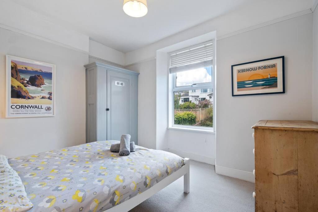 Pendennis - Bright Victorian Flat, Sea Views & Close To Beach 팰머스 외부 사진